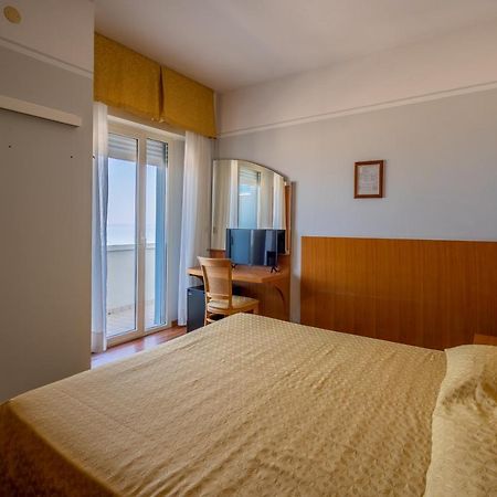 Hotel Astor Rimini Exterior photo