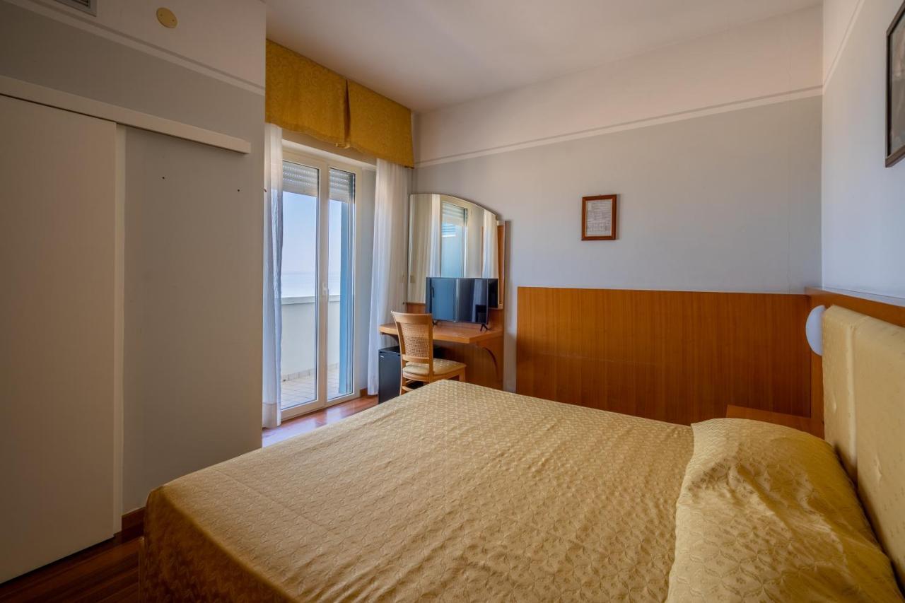 Hotel Astor Rimini Exterior photo