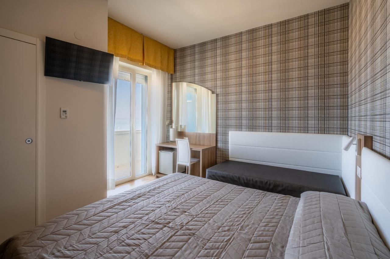 Hotel Astor Rimini Exterior photo
