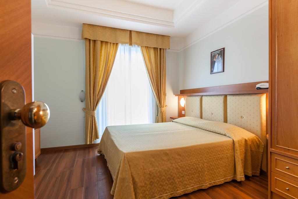 Hotel Astor Rimini Exterior photo