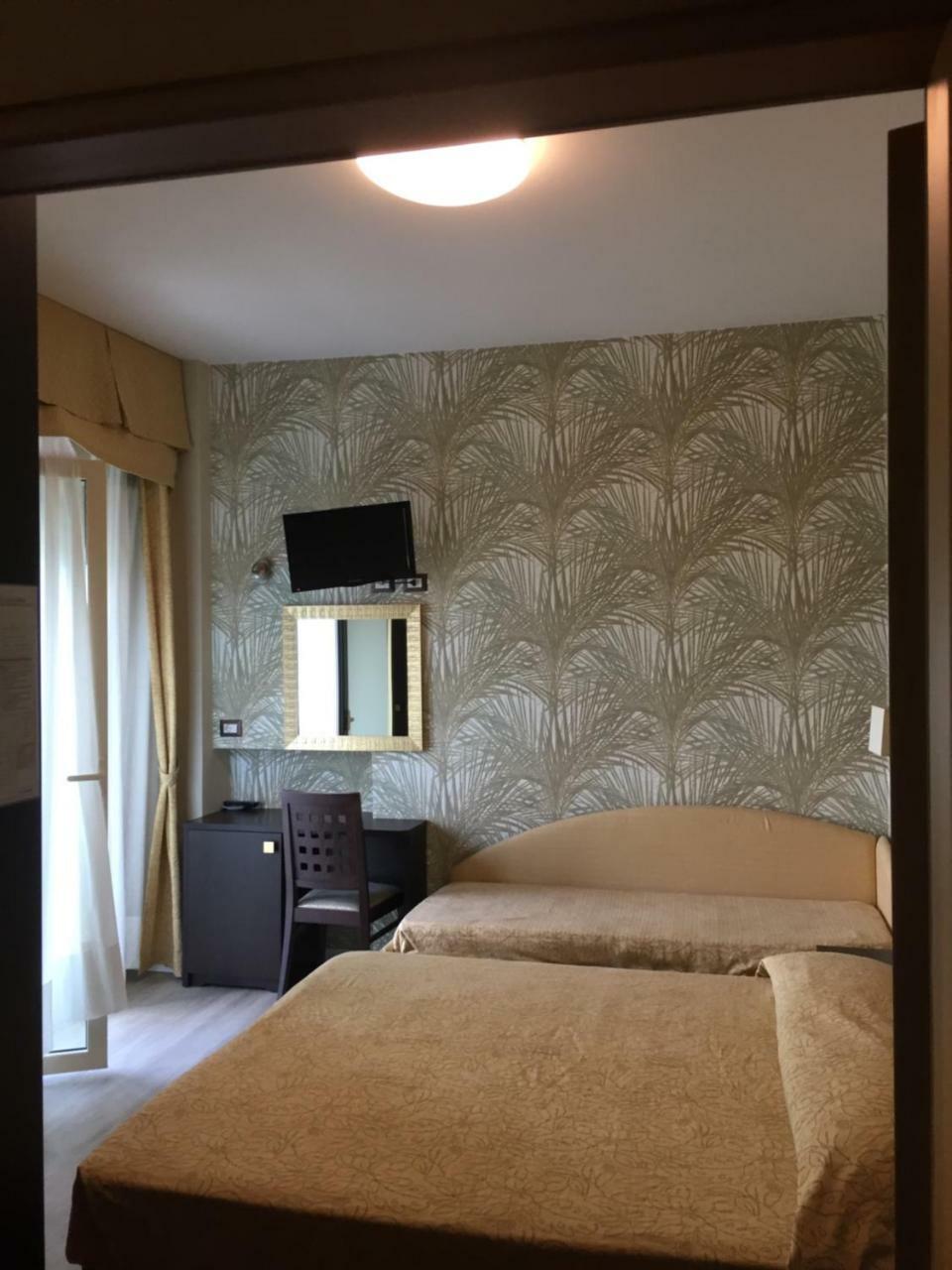 Hotel Astor Rimini Exterior photo